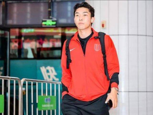 九游娱乐-包含转会期葡超传出新动向，成都蓉城复出首秀，管理层表态——球迷炸锅，数据趋势出现新变化的词条